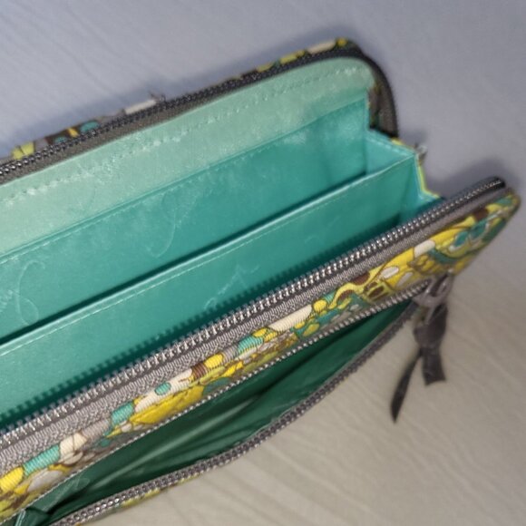 Vera Bradley Wallet Eloise Turnlock Wristlet Lemon Parfait Green Yellow Floral - Picture 5 of 7